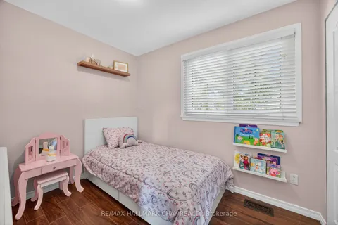 209 Newholme Circle, ON L9S 1E9