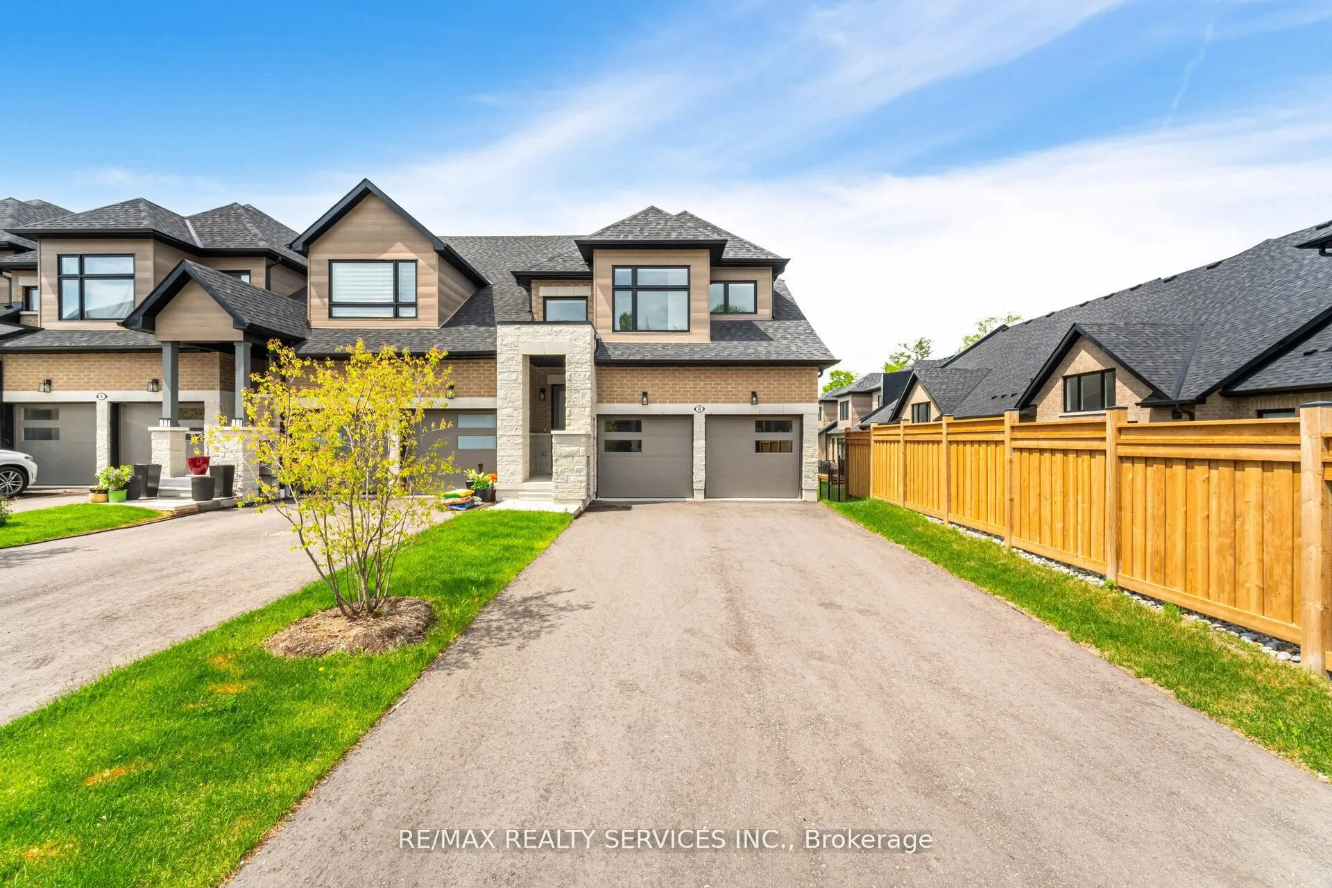 8 Lois Torrance Trail, ON L9P 0R9