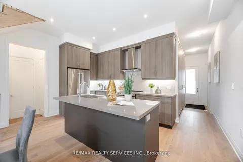 8 Lois Torrance Trail, ON L9P 0R9