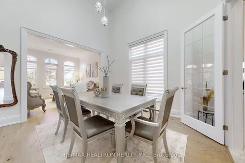 24 Hogan Court, ON L7B 0M1