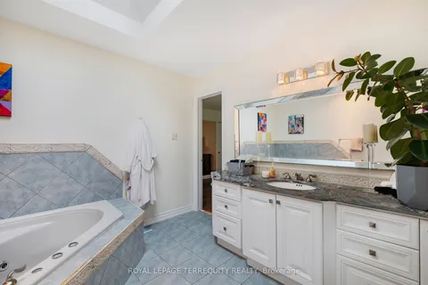 1041 15th Side Road, ON L0G 1T0