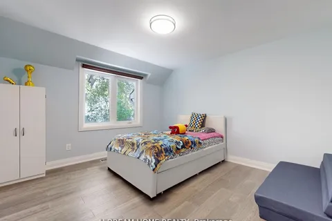 2 Jarvis Avenue, ON L4G 6W8