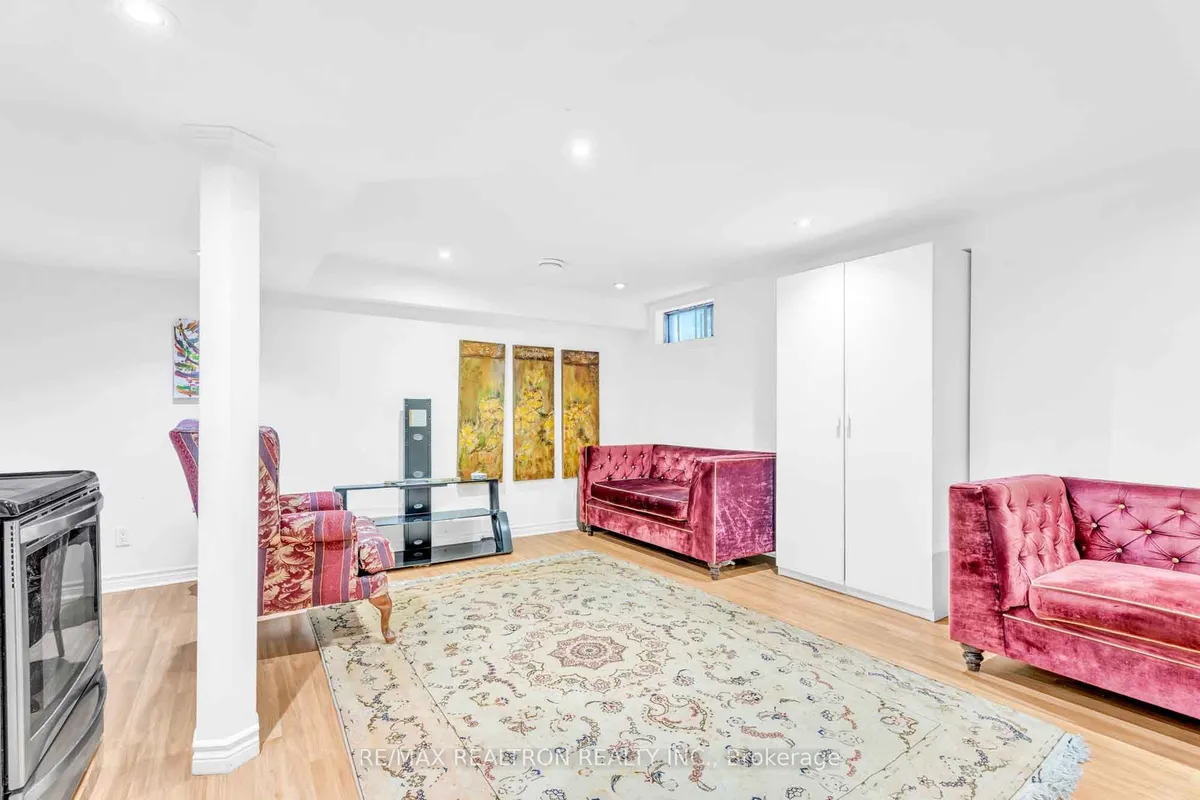 111 Devins Drive, ON L4G 2Z5