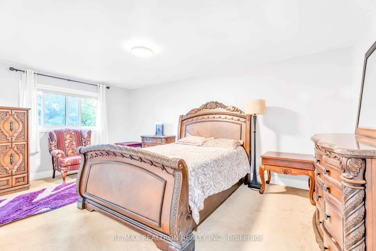 111 Devins Drive, ON L4G 2Z5