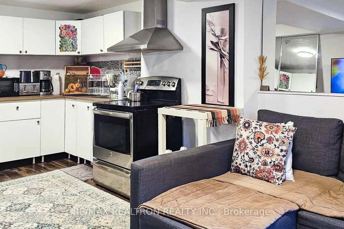 111 Devins Drive, ON L4G 2Z5