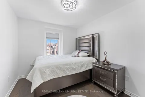 83 Casley Avenue, ON L4S 0K7