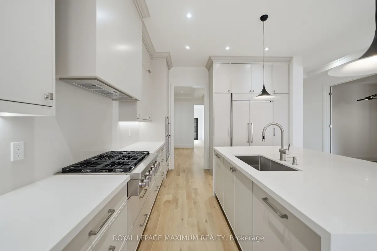 6 Donsgrove Court, ON L4J 9A1