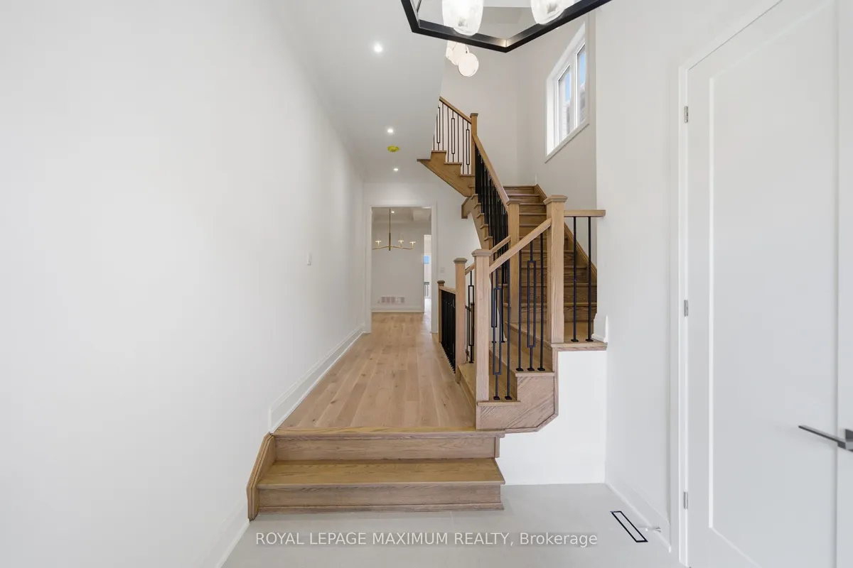 6 Donsgrove Court, ON L4J 9A1