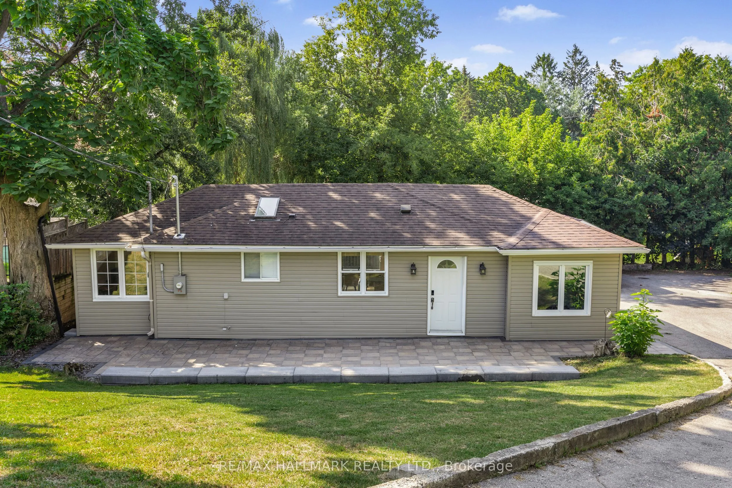 31 Mitchell Avenue, ON L4A 7X3