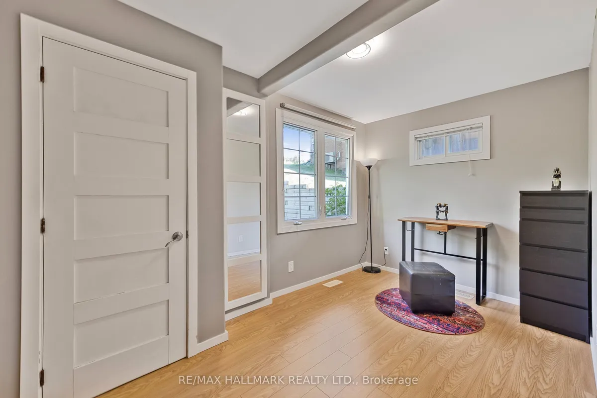 31 Mitchell Avenue, ON L4A 7X3