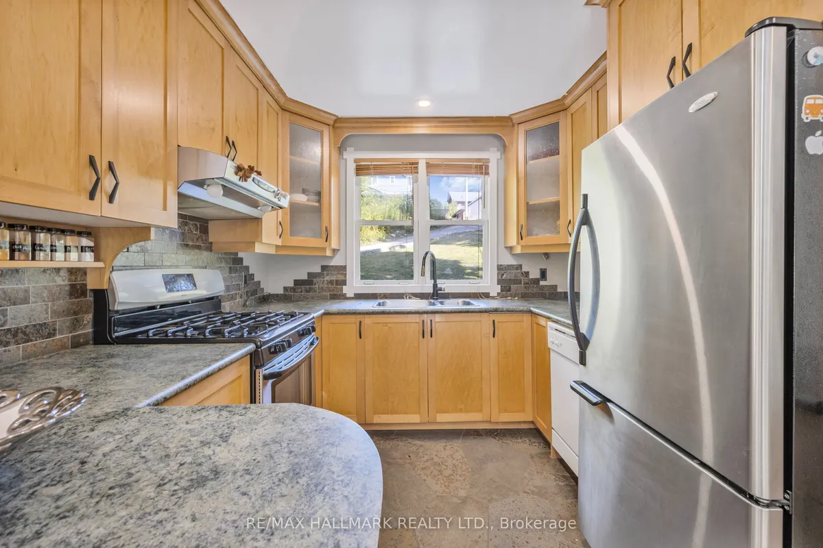 31 Mitchell Avenue, ON L4A 7X3