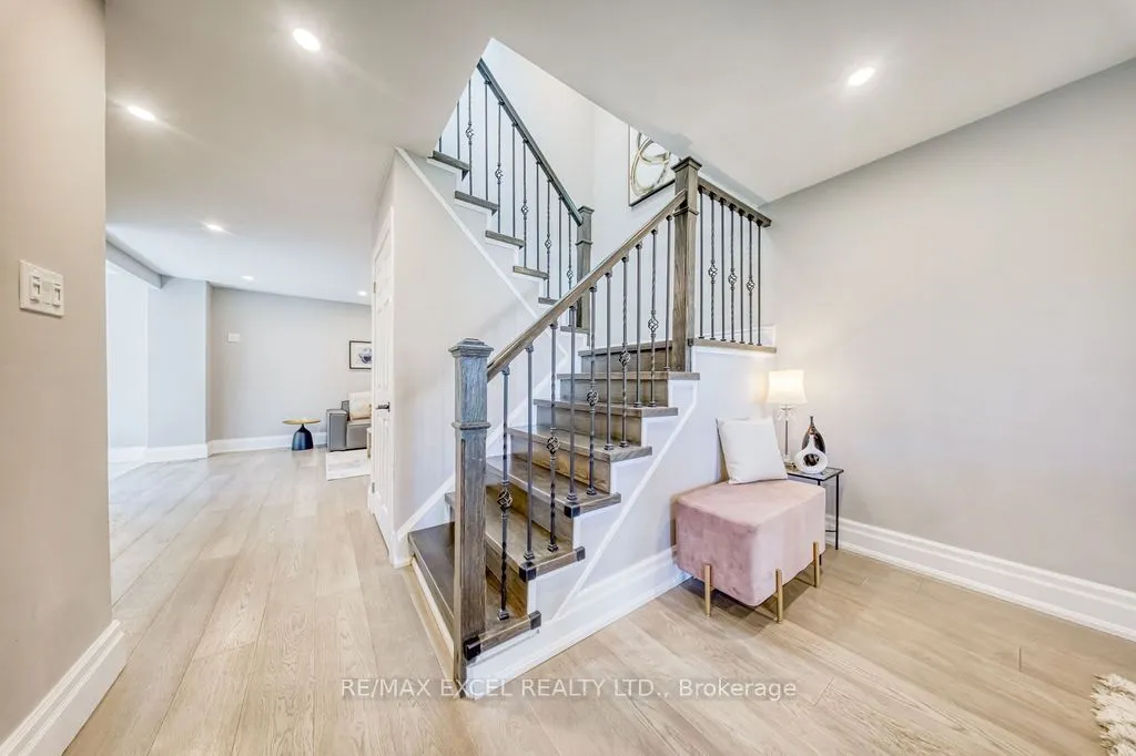 106 Upton Crescent, ON L3R 3T4