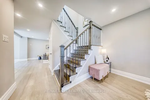 106 Upton Crescent, ON L3R 3T4