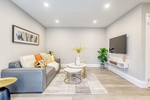 106 Upton Crescent, ON L3R 3T4