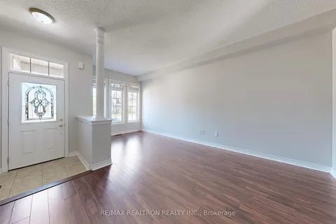 142 Laurendale Avenue, ON L4P 0C6