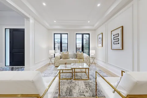 160 Lawrence Avenue, ON L4C 1Z5