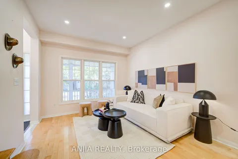 131 Winston Castle Drive, ON L6C 2G7