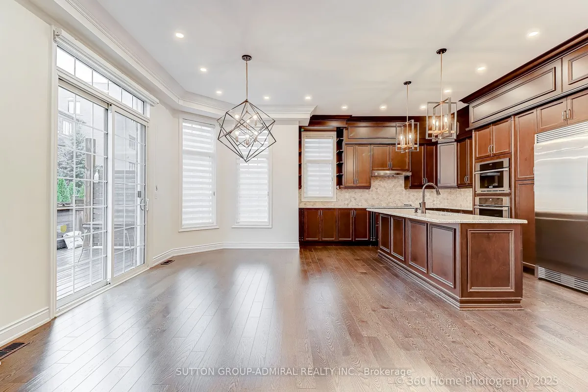 107 Queen Filomena Avenue, ON L6A 0J1