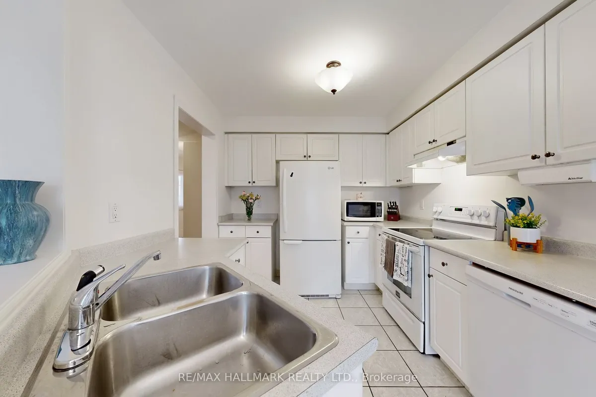 148 Fairwood Drive, ON L4P 3Y2