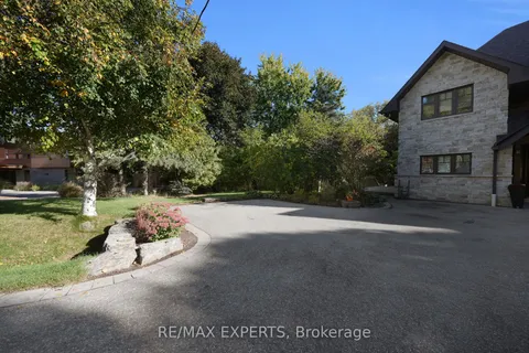 65 John Street, ON L7B 1J6