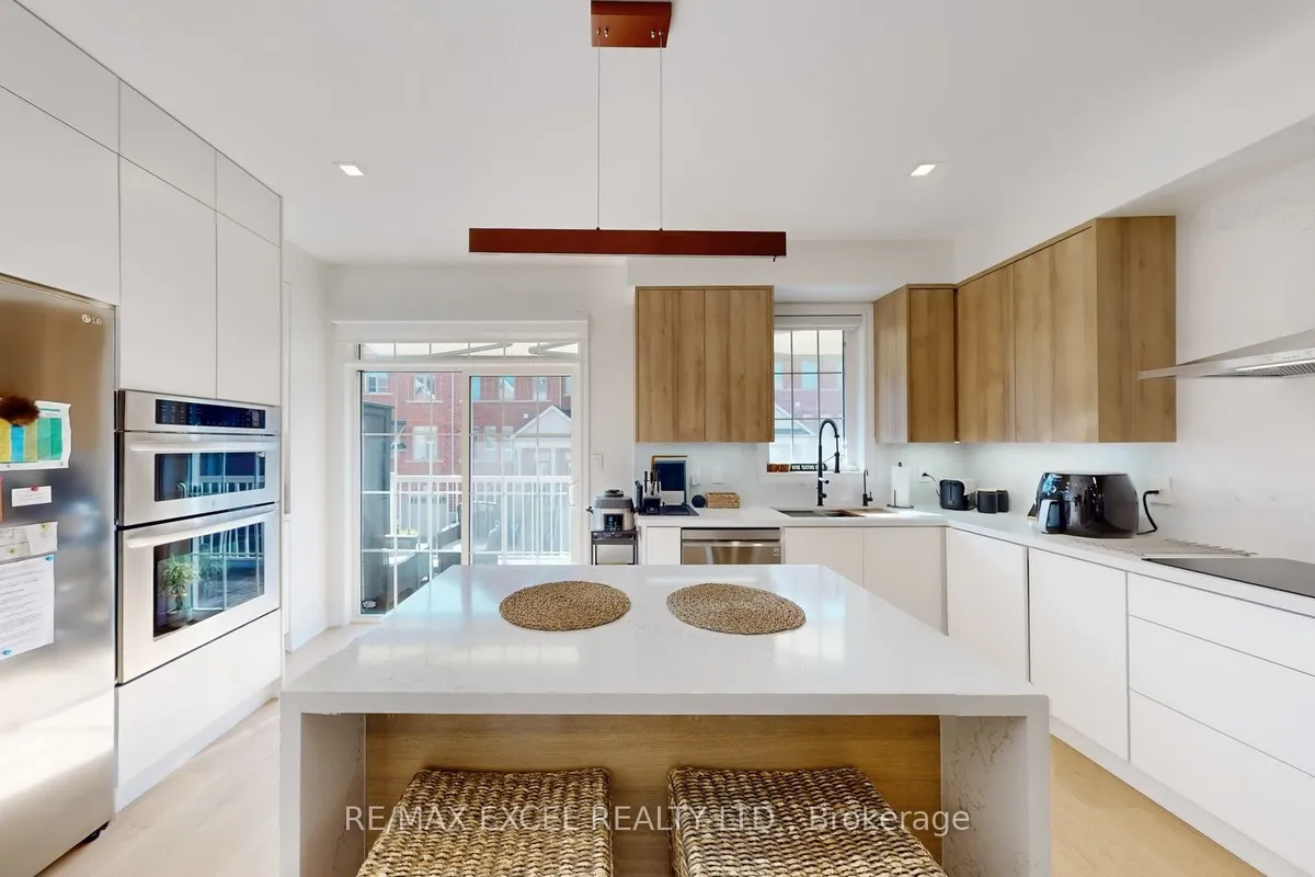 62 Mack Clement Lane, ON L4S 0G2