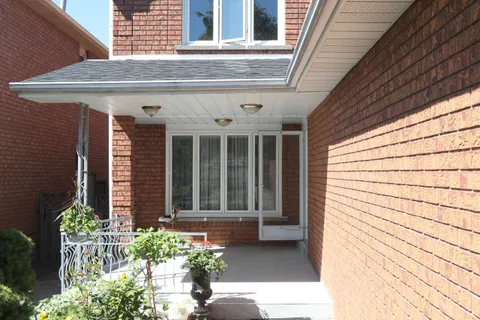 70 Governor Crescent, ON L4L 5G7