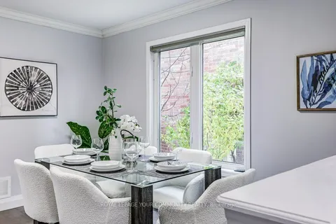 18 Weldon Woods Court, ON L4A 0J4