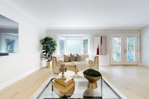 27 Murdock Avenue, ON L4G 5E7