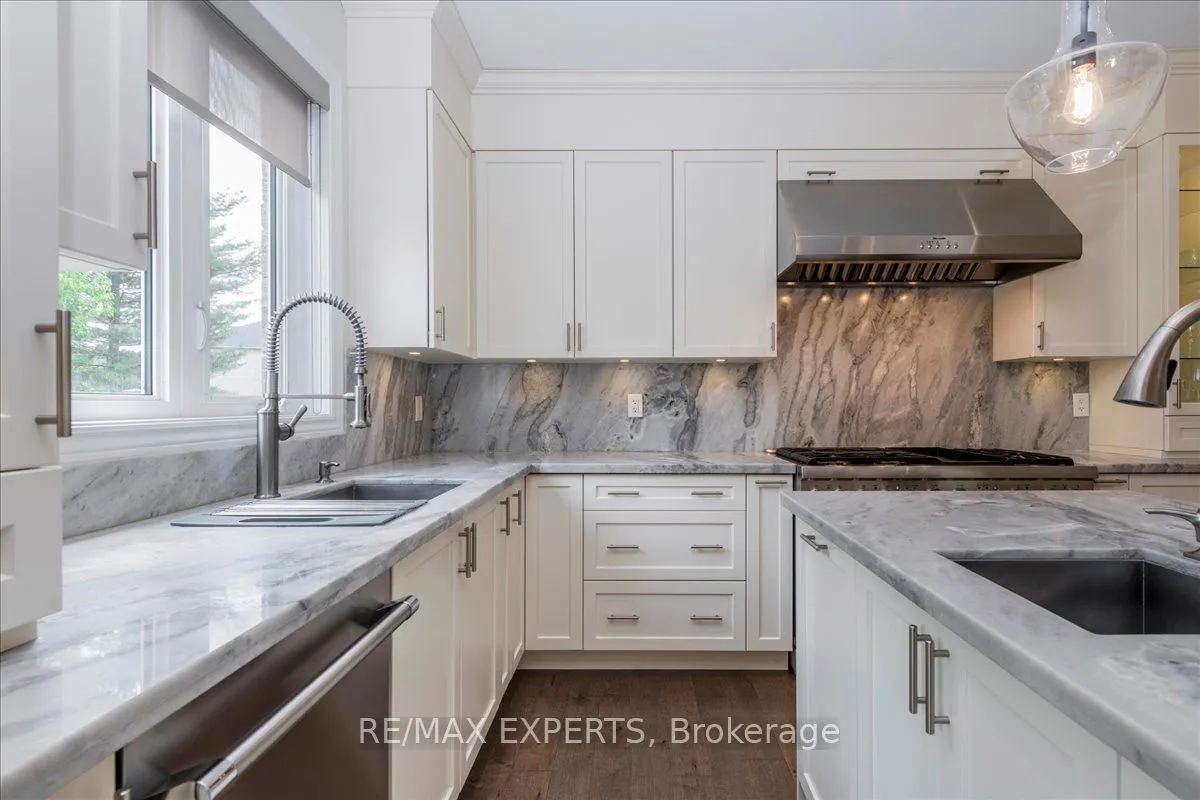 12 Mount Crescent, ON L3W 0N4