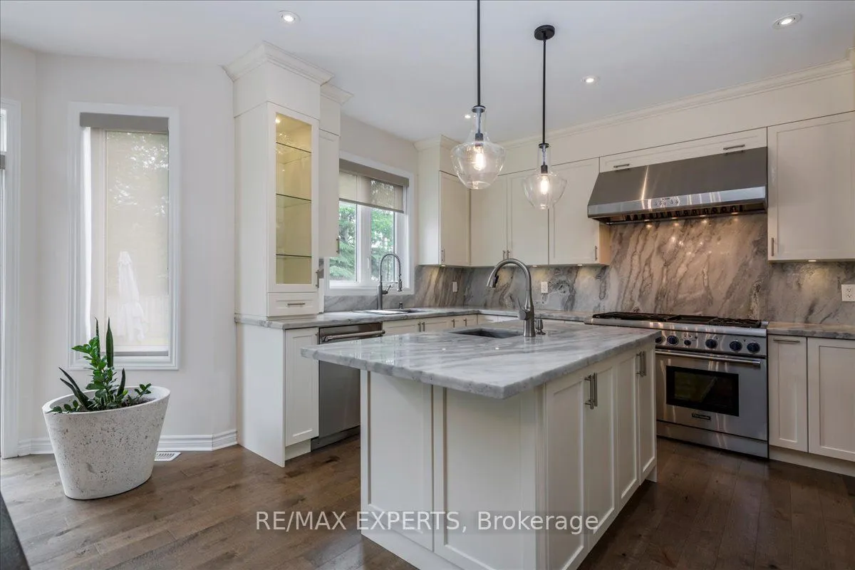 12 Mount Crescent, ON L3W 0N4