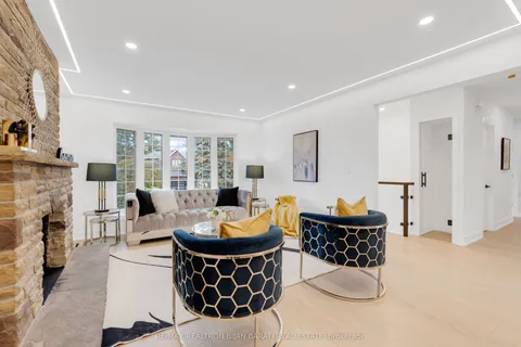 14 Henderson Avenue, ON L3T 2K3