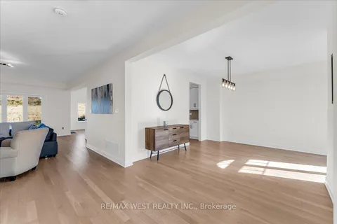 16 Janes Crescent, ON L9R 0T2