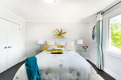 8 Greenbelt Crescent, ON L4C 5R8