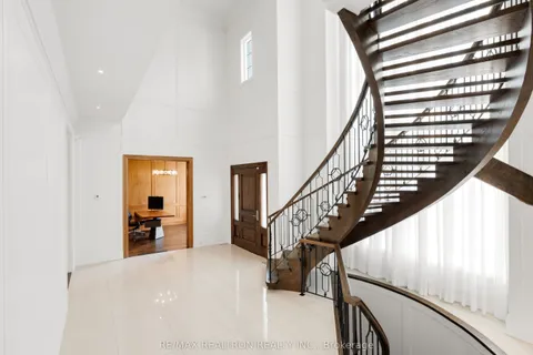 129 Arnold Avenue, ON L4J 1B8