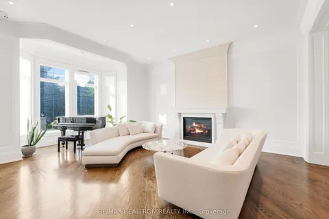 129 Arnold Avenue, ON L4J 1B8