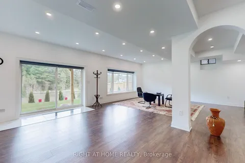 216 Sunset Vista Court, ON L4G 3Y1