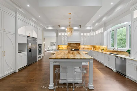 15 Glenview Heights Lane, ON L3Y 4V9