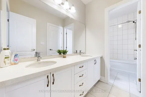 234 Touch Gold Crescent, ON L4G 3X5