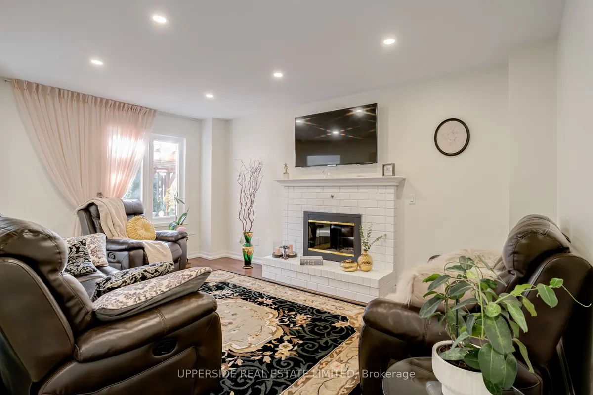 167 Covent Crescent, ON L4G 6P9