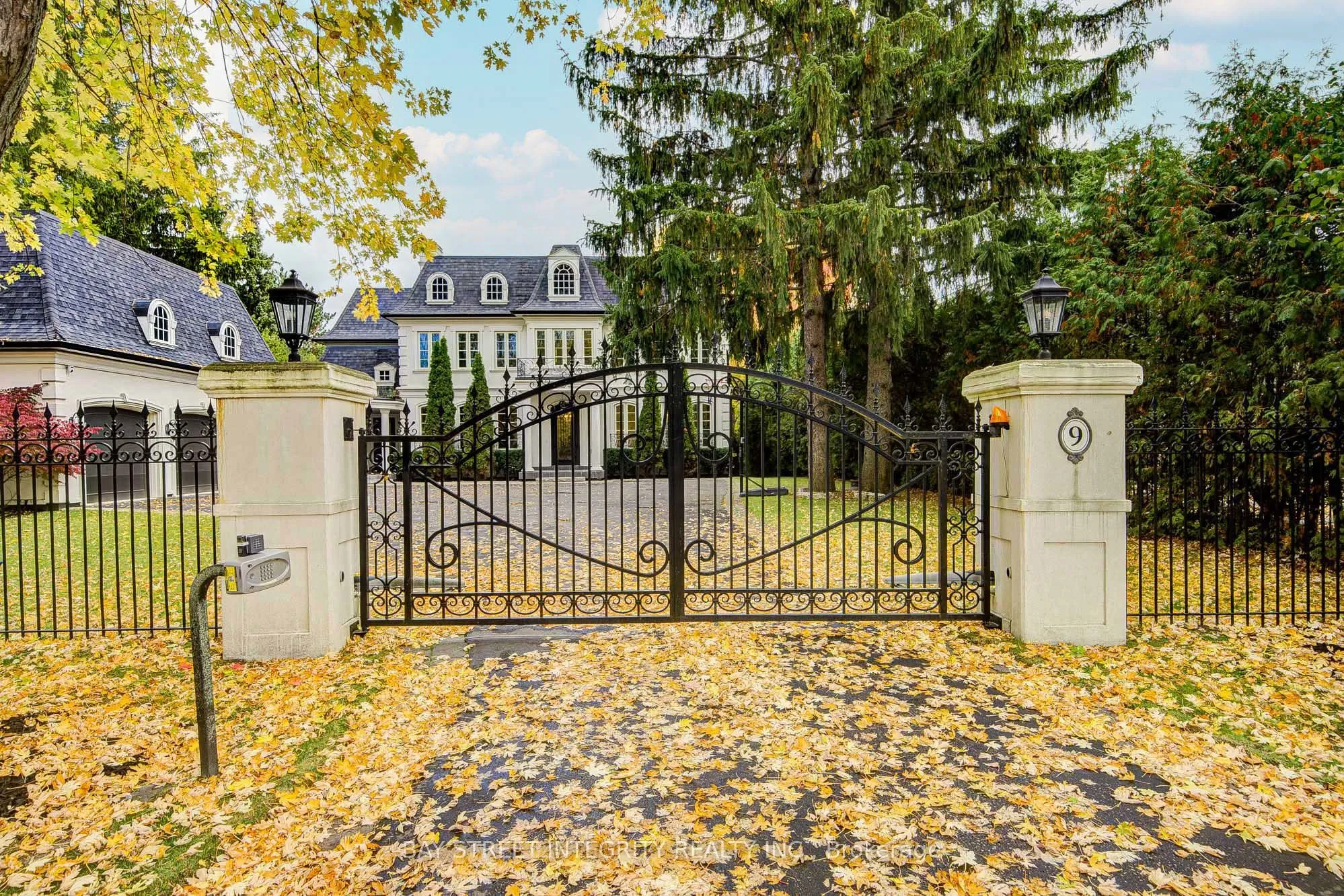 9 Highland Court, ON L4G 2S9