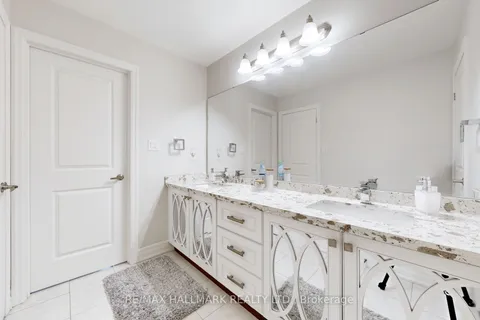 39 Lilly Valley Crescent, ON L7B 0B5