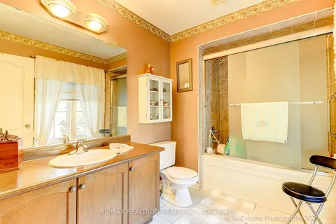 144 Matthew Boyd Crescent, ON L3X 3C6