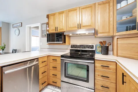 2108 Victoria Street, ON L9S 1K4