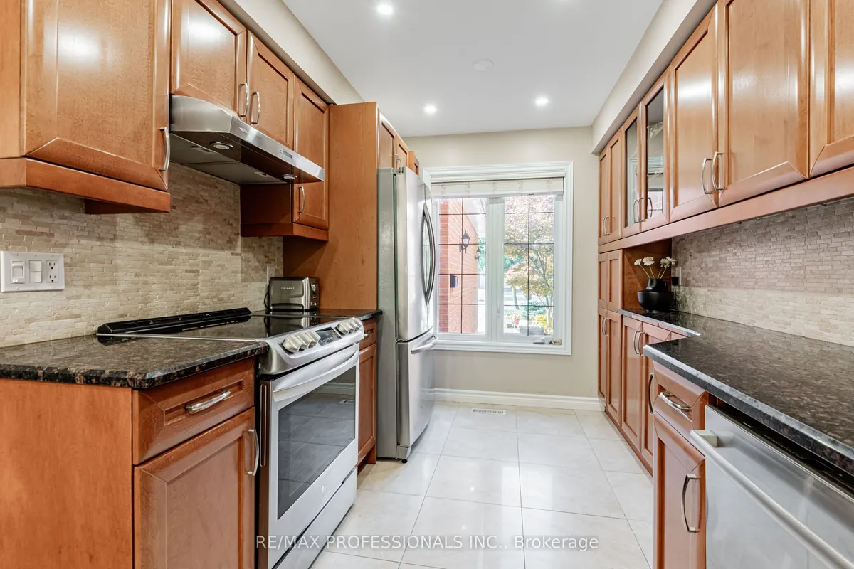 125 Kersey Crescent, ON L4C 5X4