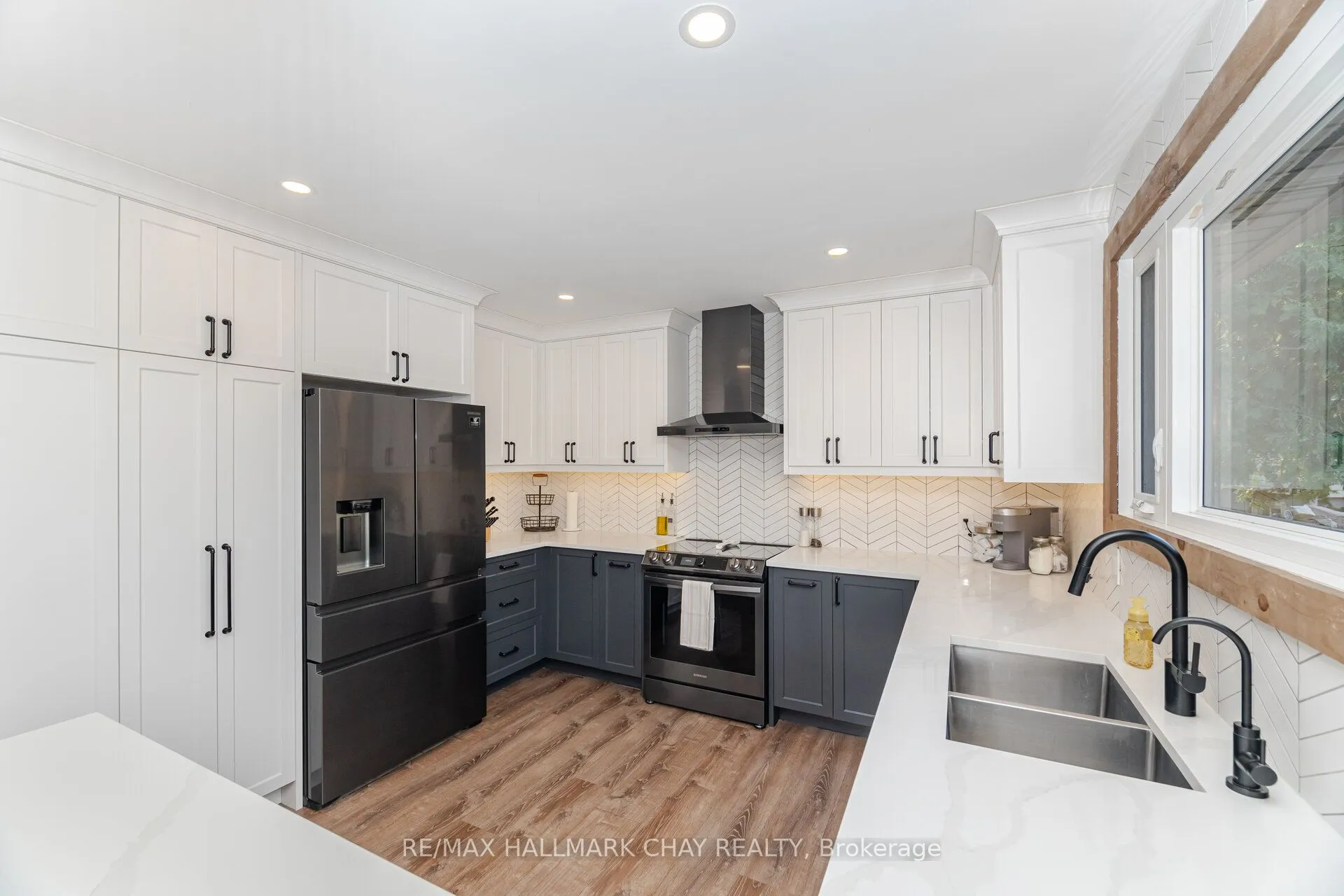 731 Pinegrove Avenue, ON L9S 2K3