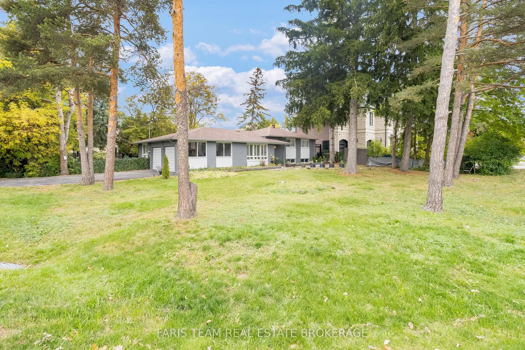 52 May Avenue, ON L4C 3S6