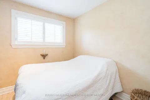 52 May Avenue, ON L4C 3S6