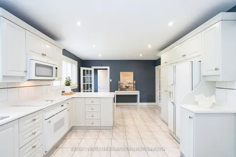 52 May Avenue, ON L4C 3S6