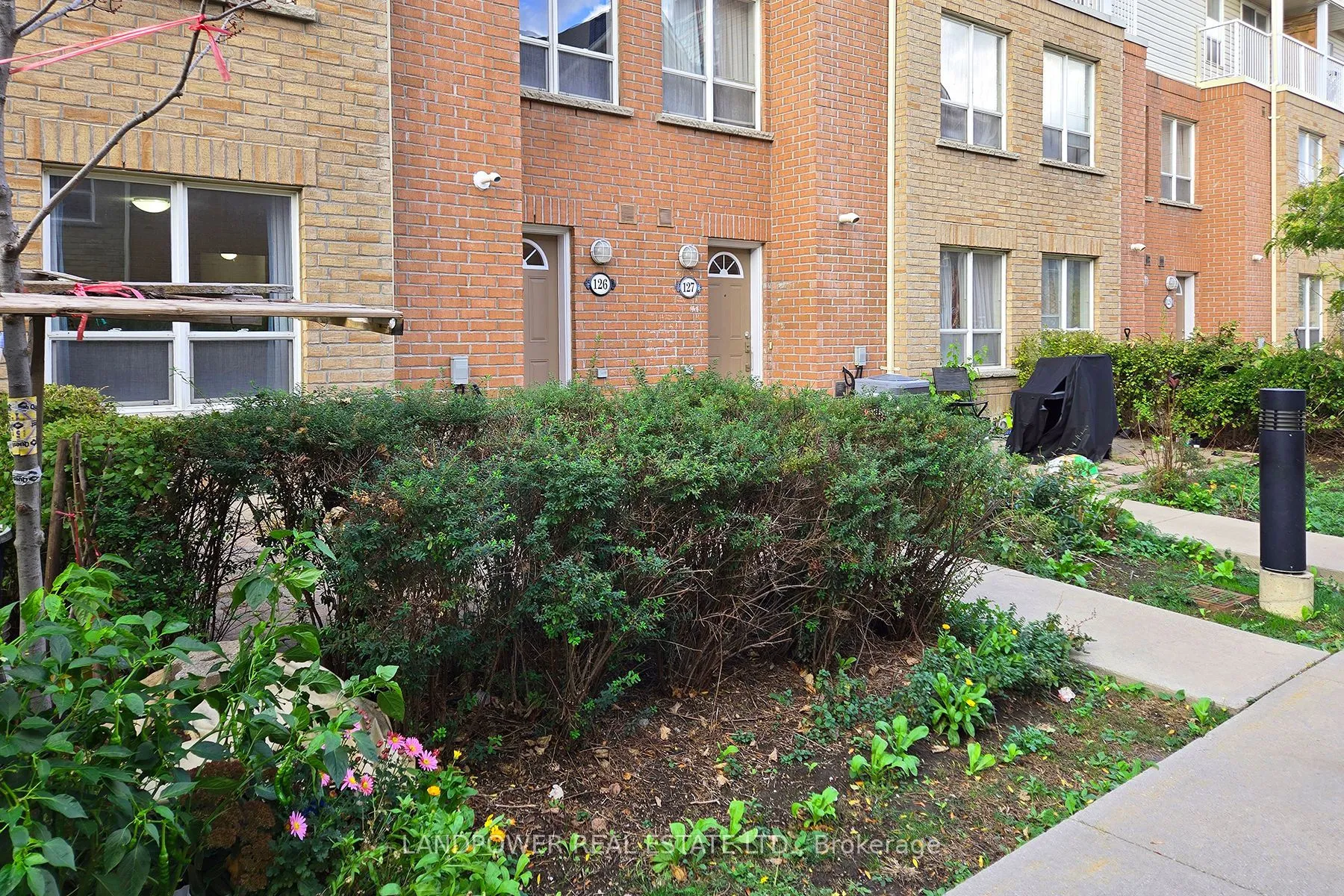 8 Faithful Way 126, Markham, ON L3R 1A1