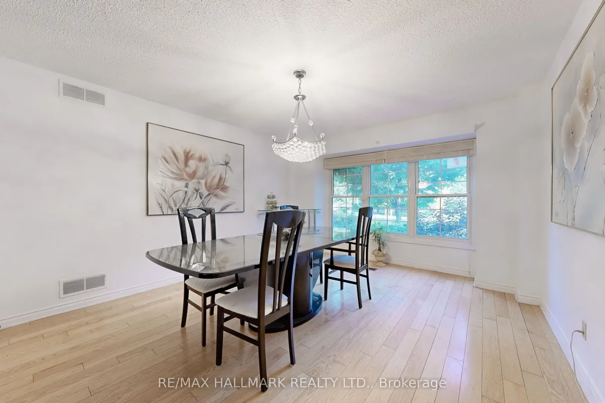 23 Forfardale Road, ON L4A 7X3